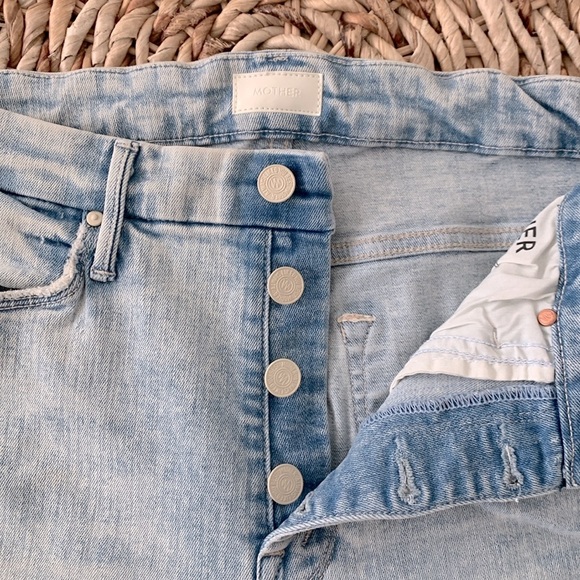 Mother Pixie Ankle Fray Action Shot Jean - Picture 7 of 16